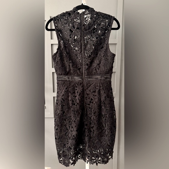 BARDOT Paris Lace Body-Con Dress. Black. Size 6.